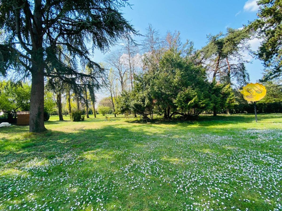 Maison Des Arts Francueil Bagian luar foto