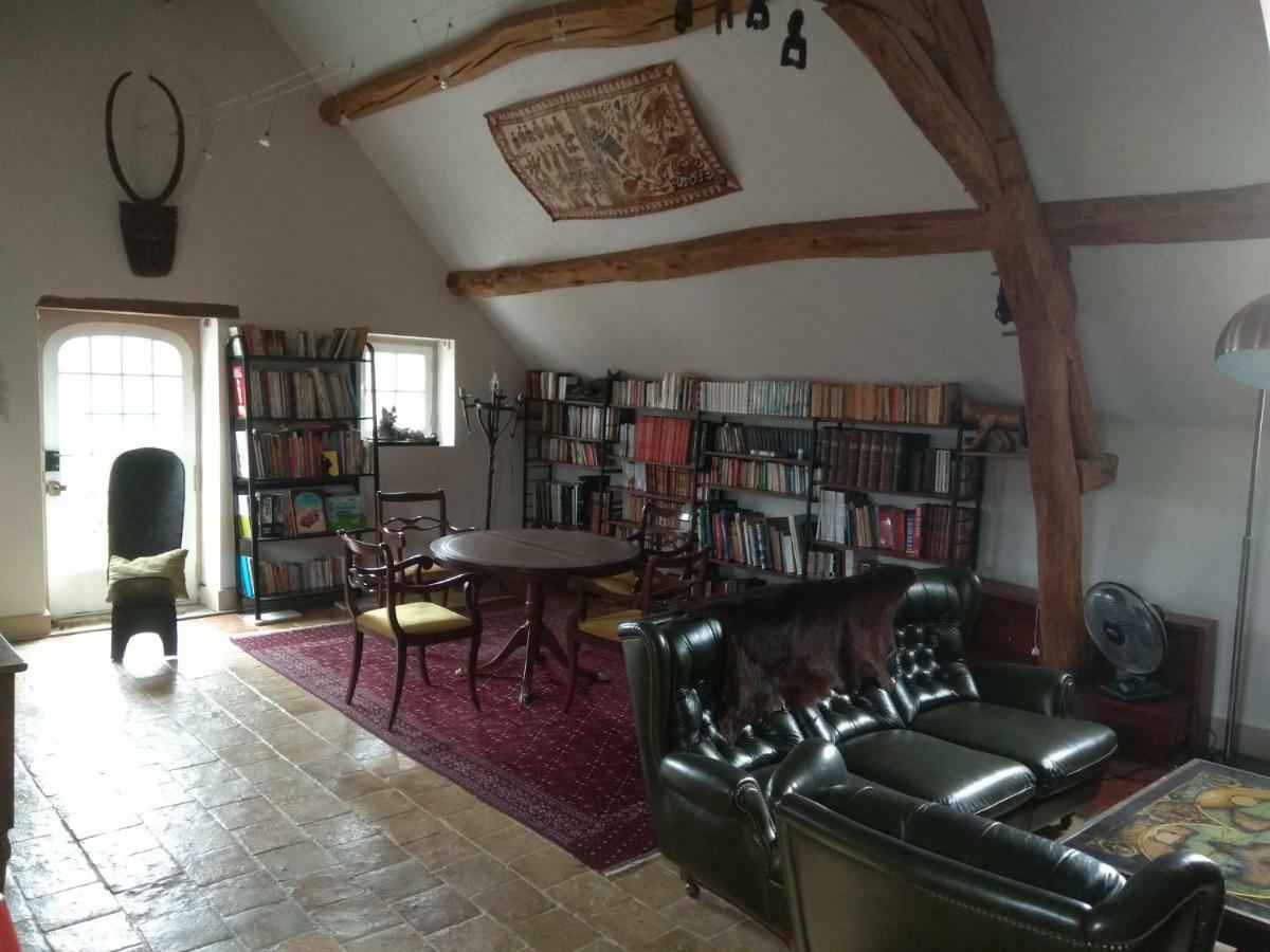 Maison Des Arts Francueil Bagian luar foto