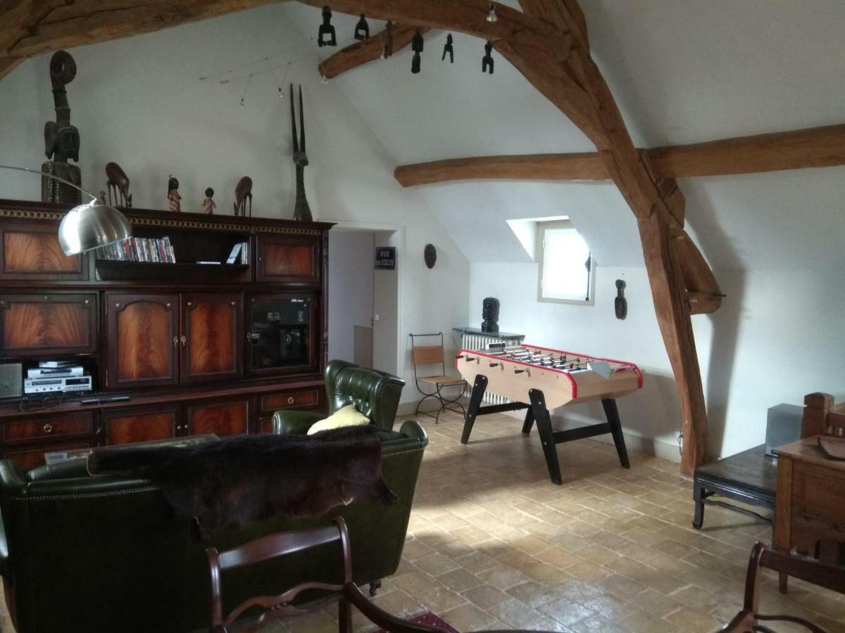 Maison Des Arts Francueil Bagian luar foto