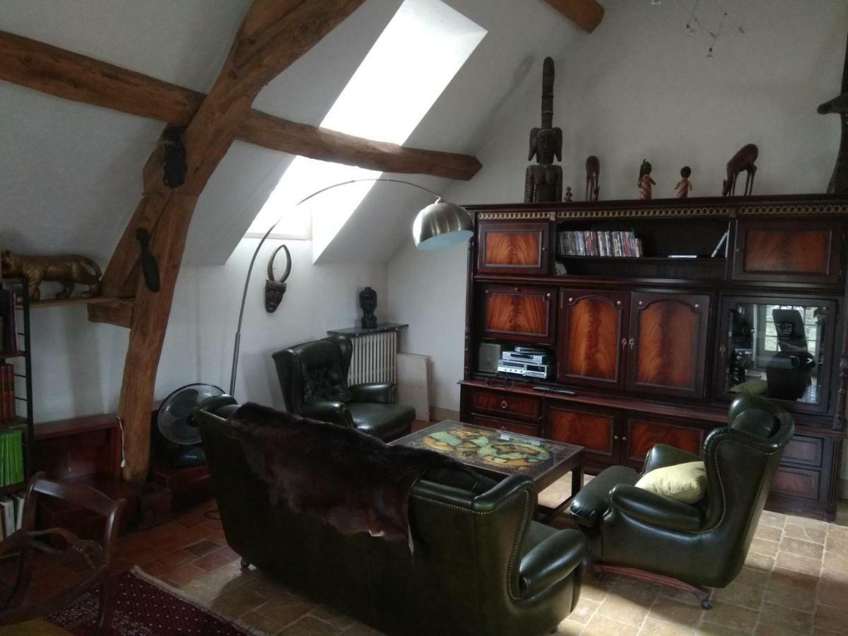 Maison Des Arts Francueil Bagian luar foto