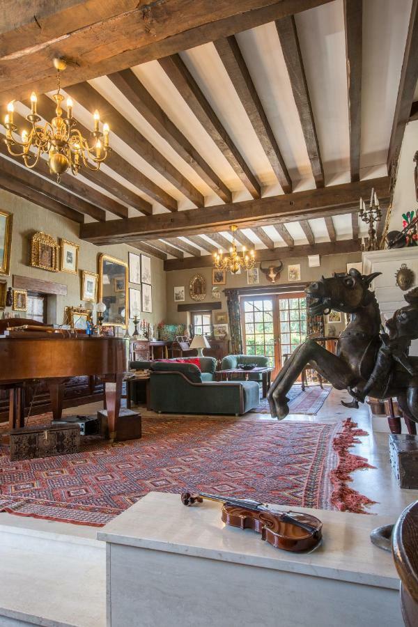 Maison Des Arts Francueil Bagian luar foto